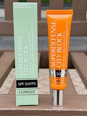 Clinique Superdefense City Block SPF 50 - Orange and Mint